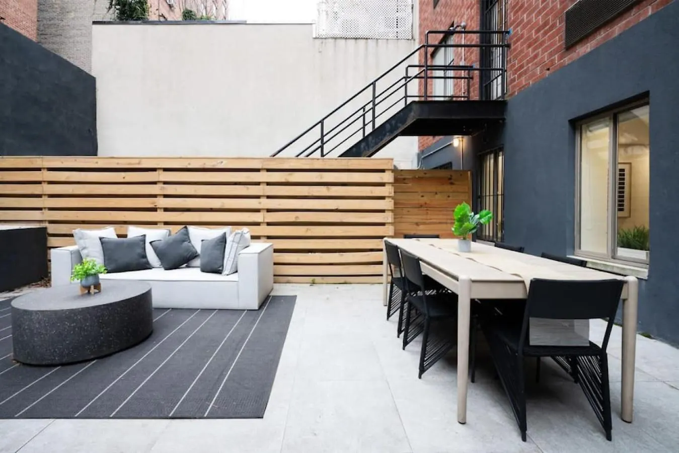 מלון ניו יורק Massive 1Br W Private Patio In Upper East Side